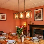 Laurel House
